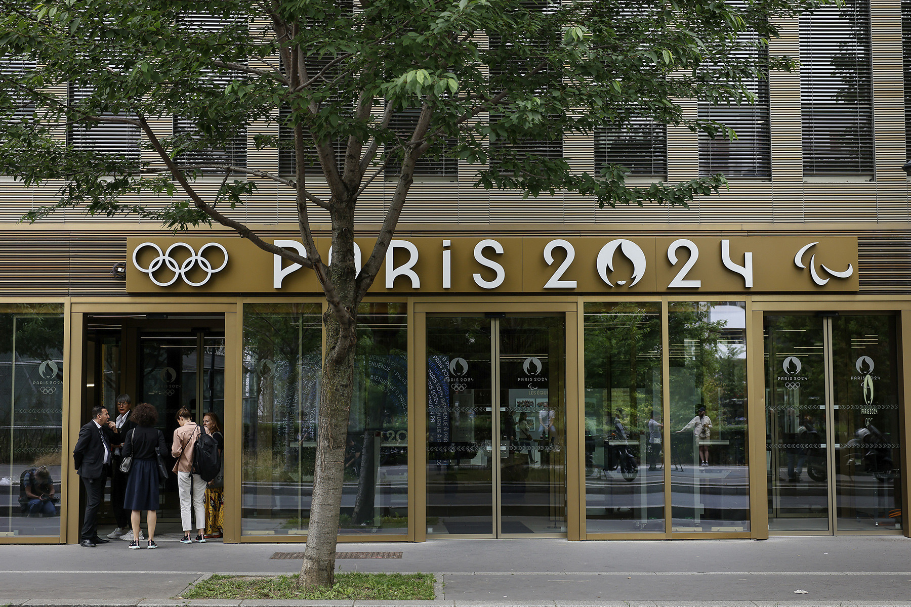 Cảnh sát khám xét trụ sở Olympic Paris 2024
