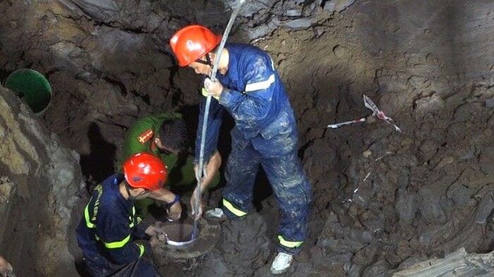Thủ tướng chỉ đạo khẩn trương cứu bé trai rơi xuống trụ bê tông sâu 35m