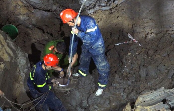 Thủ tướng chỉ đạo khẩn trương cứu bé trai rơi xuống trụ bê tông sâu 35m
