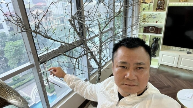 Nghệ sĩ Tự Long khoe một góc trong nhà mới, netizen không khỏi trầm trồ ghen tỵ