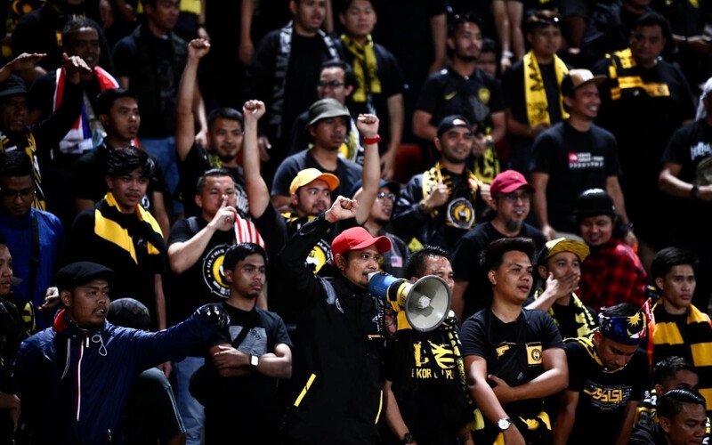 CĐV Malaysia năn nỉ Thái Lan: "Hãy đánh bại tuyển Việt Nam"