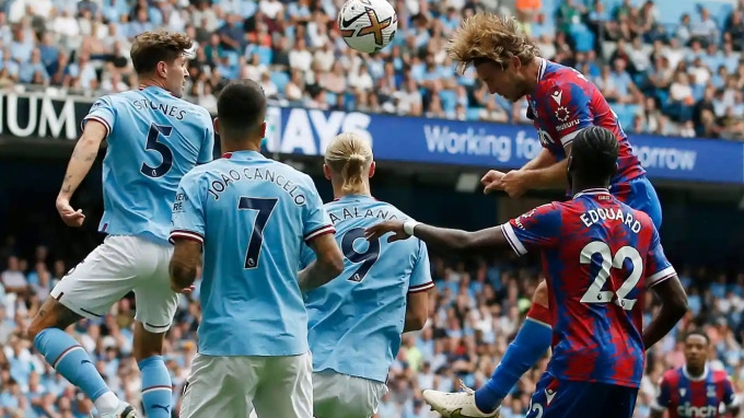Haaland ghi hattrick giúp Man City thắng ngược
