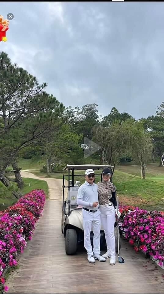 Sao Việt hôm nay 16/9: Phương Oanh và Shark Bình cùng check in ở sân golf