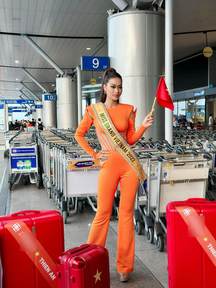 Đoàn Thiên Ân chính thức lên đường đến Miss Grand International 2022: Khí chất ngời ngời như 'chiến binh'