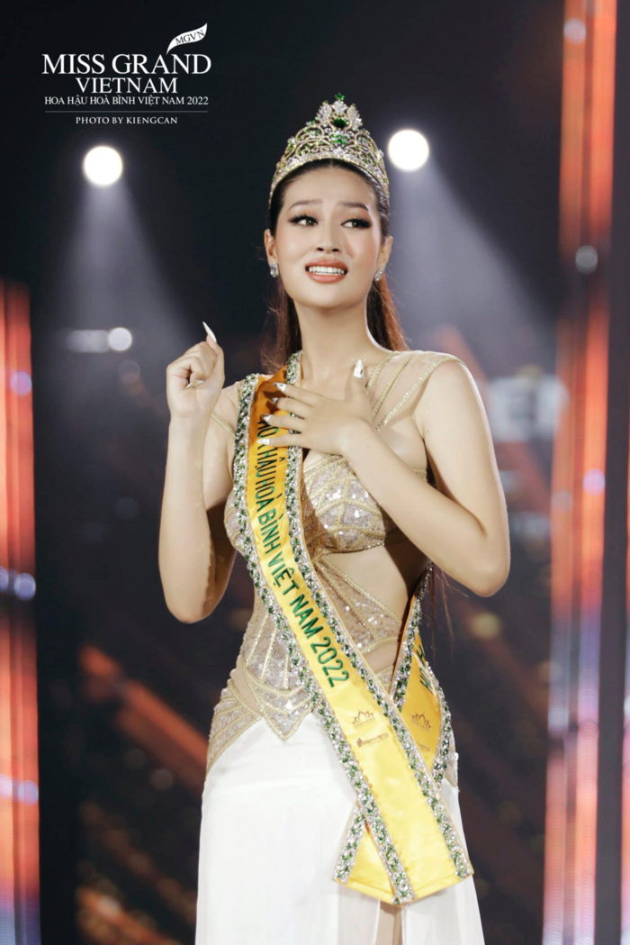 Đoàn Thiên Ân chính thức lên đường đến Miss Grand International 2022: Khí chất ngời ngời như 'chiến binh'