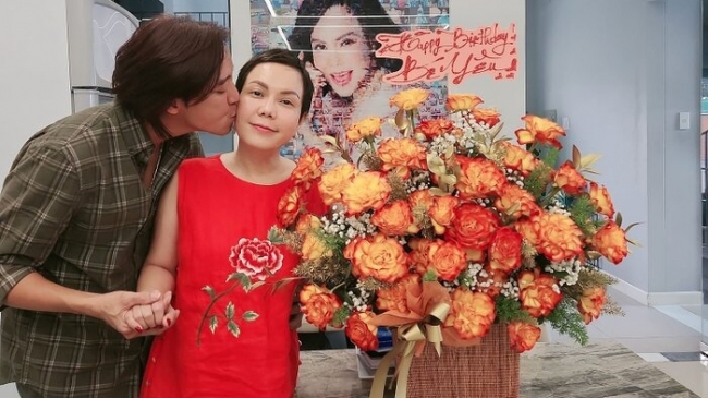 Việt Hương xúc động bất ngờ nhận được quà sinh nhật đặc biệt từ con gái