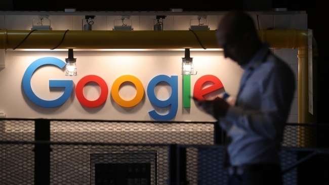 Lợi nhuận công ty mẹ của Google giảm 27%