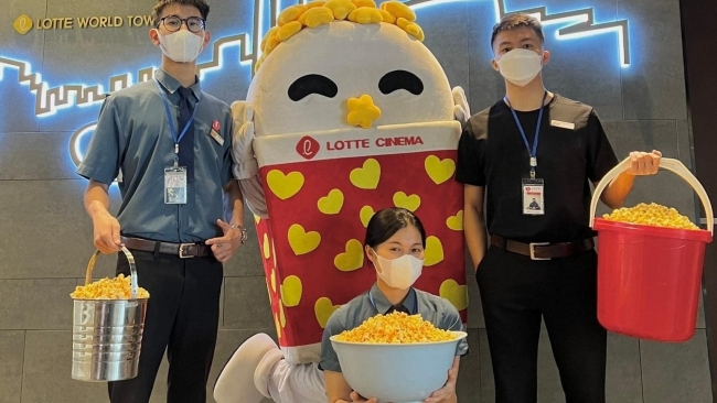 Rạp Lotte bị phản ứng vì tổ chức 'ăn bắp rang bằng xô'