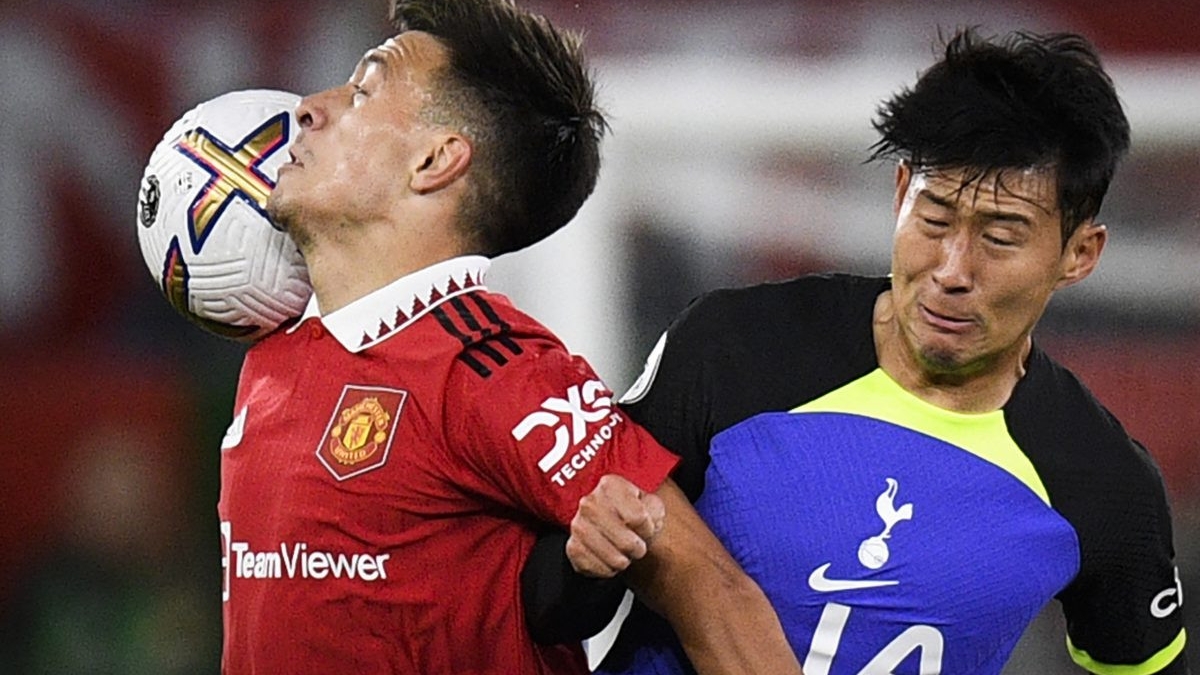 MU méo mặt khi mất Lisandro Martinez ở lượt đi đấu Barca