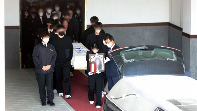 Tranh cãi việc công khai tên tuổi 156 nạn nhân trong thảm kịch Itaewon