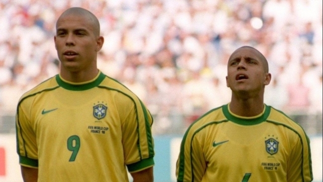 Roberto Carlos và khoảnh khắc cứu mạng Ronaldo 'béo'