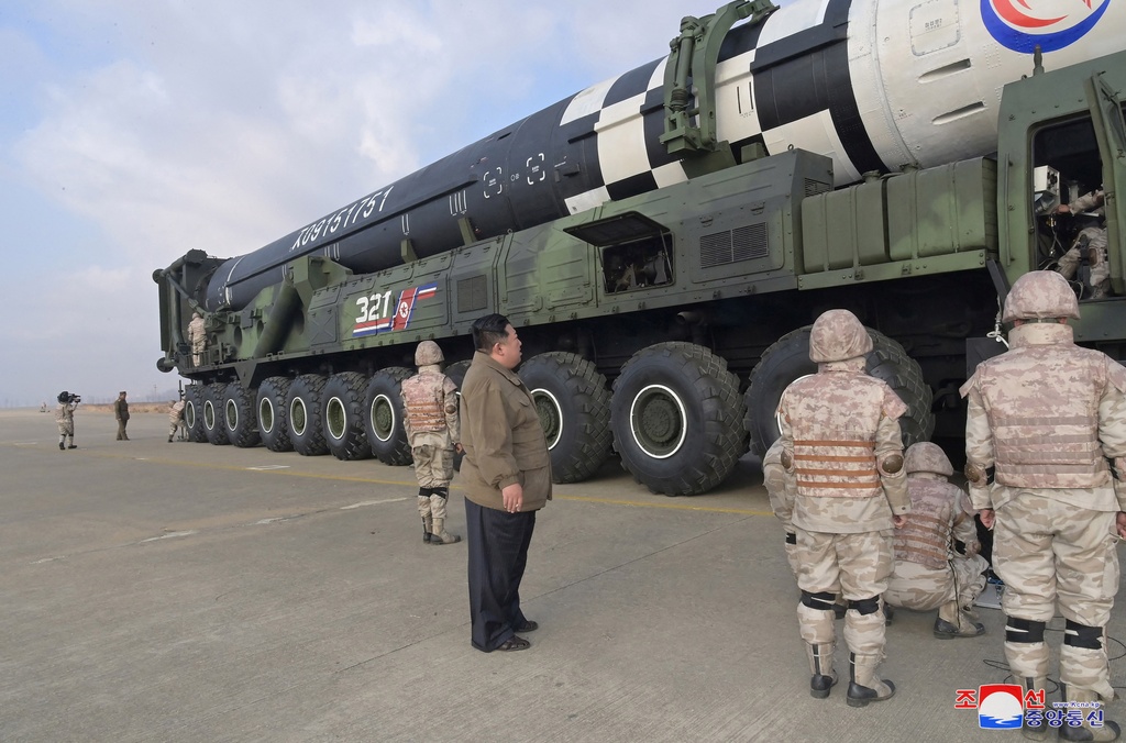Con gái ông Kim Jong Un lần đầu xuất hiện trước công chúng Con gái ông Kim Jong Un lần đầu xuất hiện trước công chúng