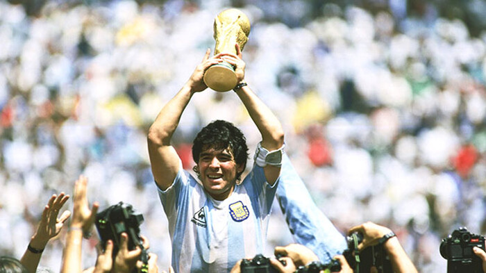 Messi và tham vọng vượt cái bóng của Diego Maradona