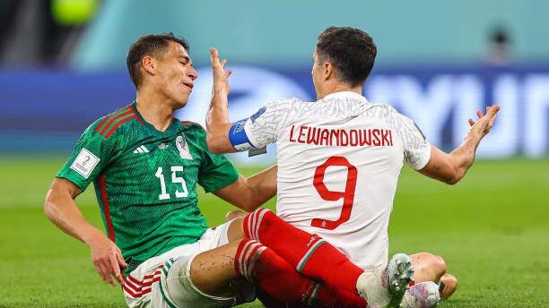 Lewandowski đá hỏng phạt đền, Ba Lan đánh rơi điểm đáng tiếc