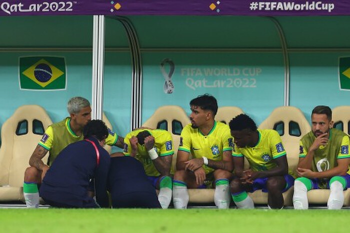 'Neymar quẫn trí và khóc nức nở vì sợ chia tay World Cup 2022'