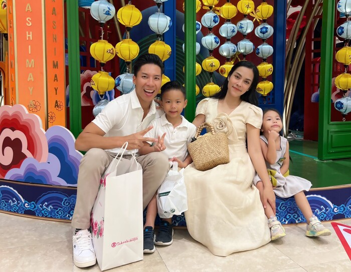 Cuộc sống hôn nhân của "O Sen" Ngọc Mai: Chồng hết mực cưng chiều, hạnh phúc bên hai nhóc tỳ kháu khỉnh Cuộc sống hôn nhân của "O Sen" Ngọc Mai: Chồng hết mực cưng chiều, hạnh phúc bên hai nhóc tỳ kháu khỉnh