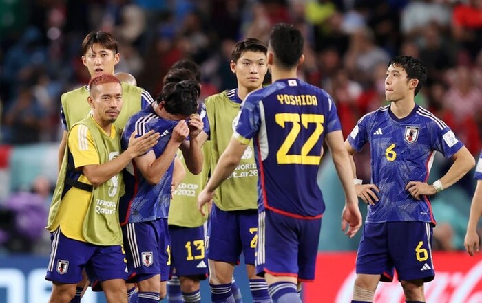 Đội trưởng Nhật Bản khóc trước các con gái, ai xem cũng chạm đến trái tim