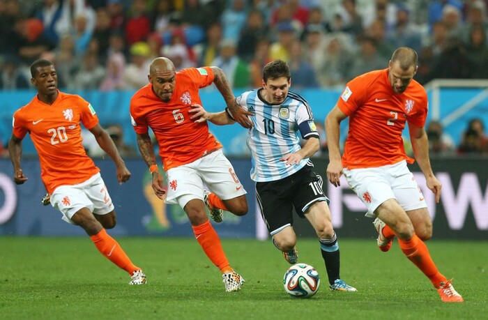 Hà Lan không đẹp của Van Gaal có khiến Messi vỡ mộng vàng?