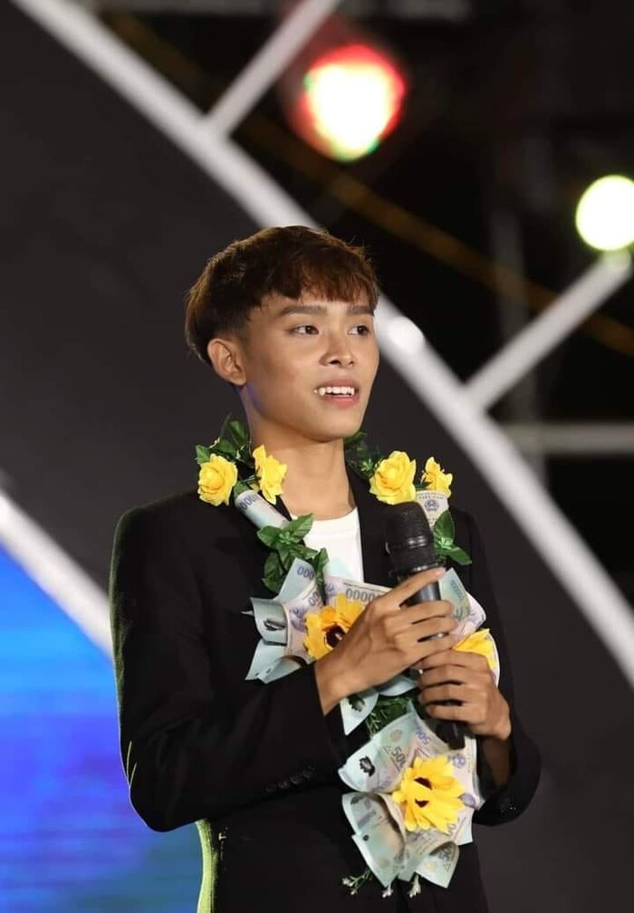 Hồ Văn Cường đón nhận "tin mừng" trước thềm tổ chức show kỉ niệm ca hát, fan ồ ạt chúc mừng