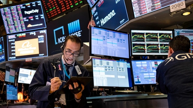 Thị trường chứng khoán thế giới ngày 17/12: Bán tháo tiếp tục diễn ra khi nỗi sợ suy thoái vẫn còn