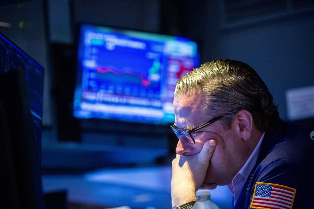 Thị trường chứng khoán thế giới ngày 23/12: Dow Jones quay đầu giảm hơn 300 điểm