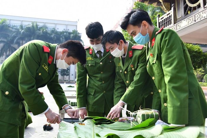 Những chuyến xe đón Xuân ở Học viện Cảnh sát Những chuyến xe đón Xuân ở Học viện Cảnh sát