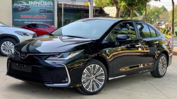 Giá lăn bánh Toyota Corolla Altis 2022: Cao nhất 985 triệu đồng