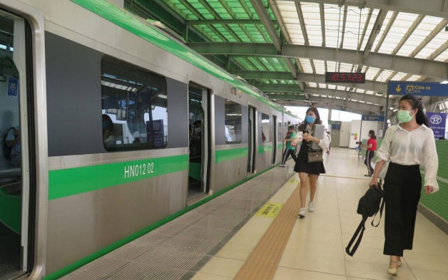 Mỗi ngày, hơn 10 nghìn hành khách đi đường sắt Cát Linh-Hà Đông