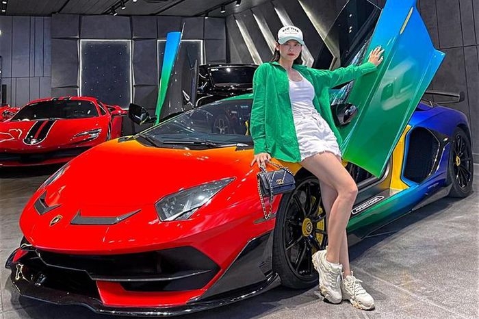Bỏ Mercedes-AMG G63, Trương Quỳnh Anh chọn Lamborghini hơn 50 tỷ