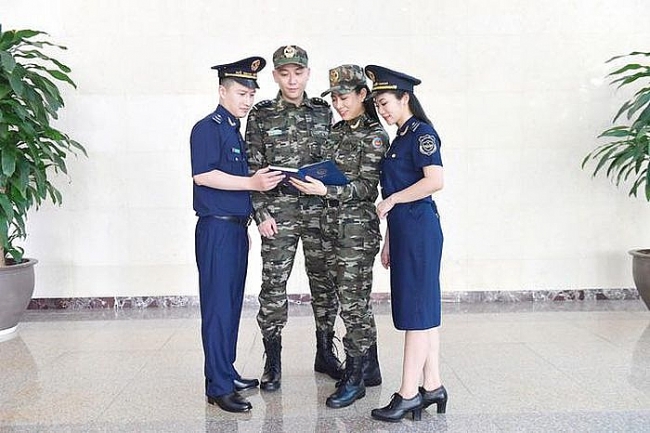 Lực lượng hải quan sử dụng trang phục mới từ ngày 1/4/2022