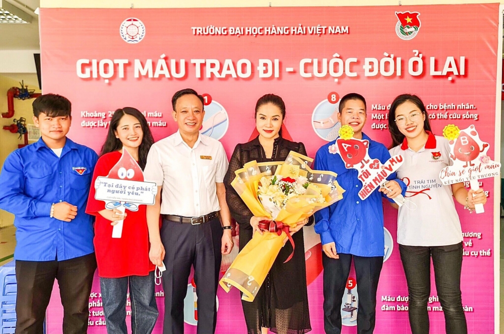 Nữ sinh viên tiêu biểu trường Hàng hải: Xinh đẹp, học giỏi, tích cực hoạt động Đoàn Hội