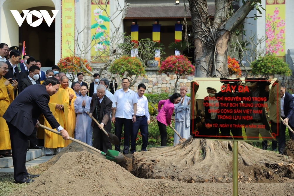 Tổng Bí thư Nguyễn Phú Trọng thăm công nhân ngành than ở Quảng Ninh