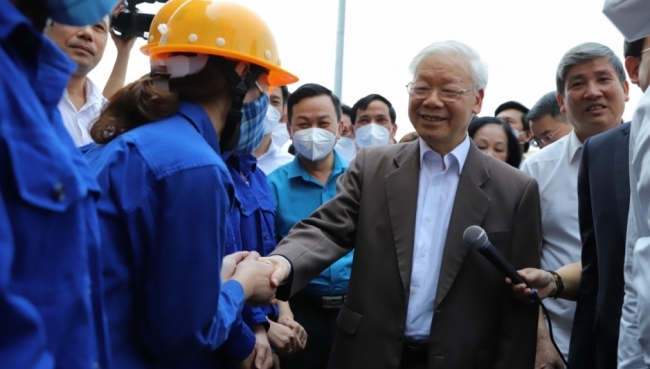 Tổng Bí thư Nguyễn Phú Trọng thăm công nhân ngành than ở Quảng Ninh