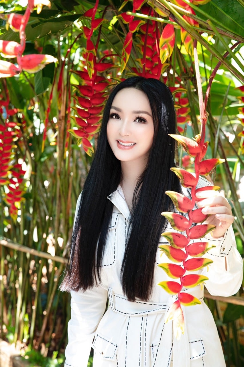 Hoa hậu Giáng My: 'Tâm bất biến giữa dòng đời vạn biến' Hoa hậu Giáng My: 'Tâm bất biến giữa dòng đời vạn biến'