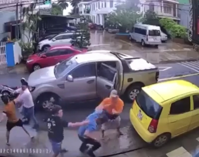 Kẻ cầm đầu đánh gục 3 người đi ôtô là đối tượng 'số má' ở TP Long Khánh