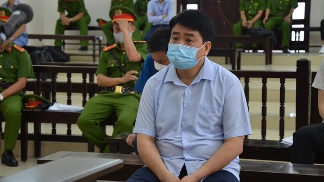 Hình ảnh cựu Chủ tịch Hà Nội Nguyễn Đức Chung tại phiên phúc thẩm vụ mua chế phẩm Redoxy-3C