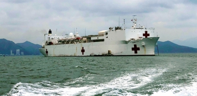 Tàu Bệnh viện Hải Quân Hoa Kỳ đến Việt Nam