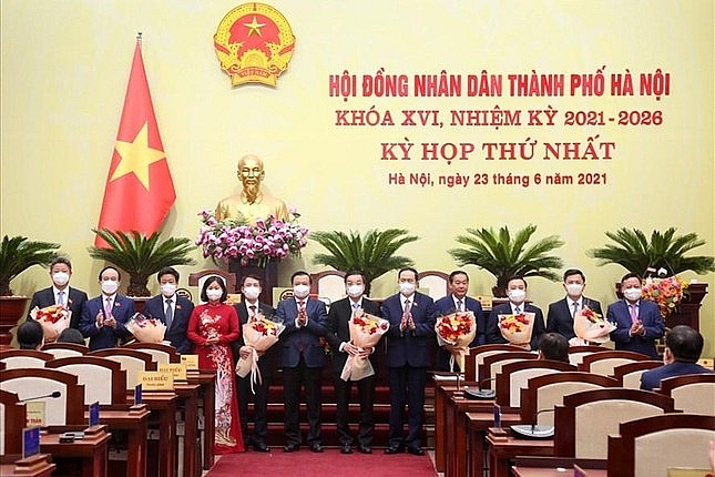 Thủ tướng phê chuẩn Chủ tịch và 6 Phó Chủ tịch thành phố Hà Nội