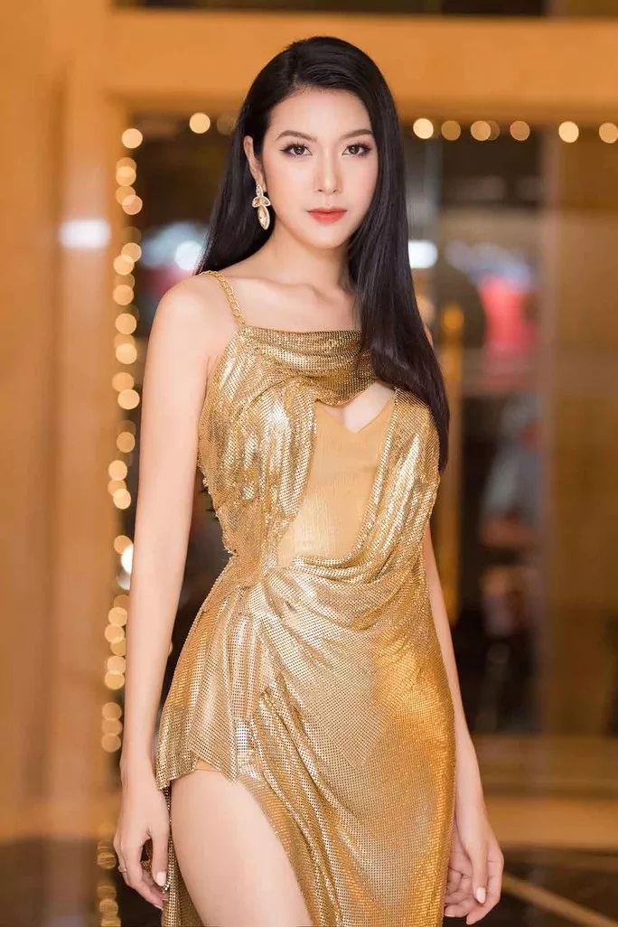 Sau tin đồn 'cạch mặt' cuộc thi Hoa hậu Hoàn vũ, Á hậu Thúy Vân xác nhận làm ca sĩ