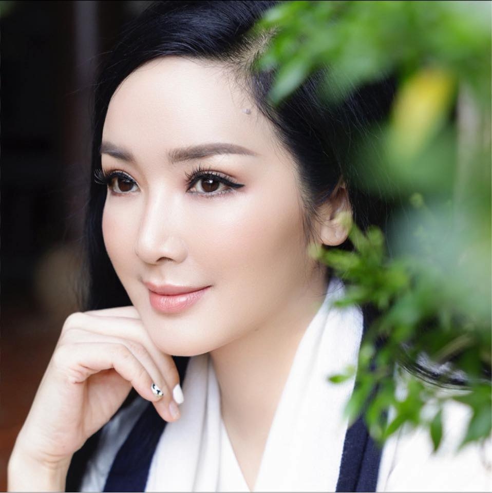 Phát sốt trước vẻ đẹp của Hoa hậu Đền Hùng duy nhất sau 30 năm đăng quang Phát sốt trước vẻ đẹp của Hoa hậu Đền Hùng duy nhất sau 30 năm đăng quang