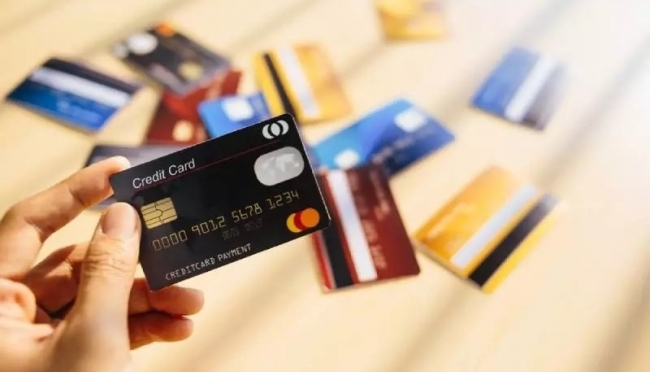 Lãi suất thẻ tín dụng và những điều bạn nên biết trước khi sử dụng