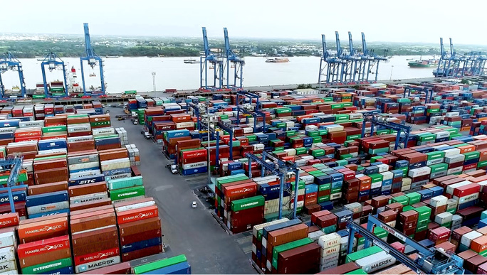 Bộ Công Thương hoả tốc kiến nghị Thủ tướng gỡ ùn tắc hàng hóa tại cảng Cát Lái - Ảnh 1.