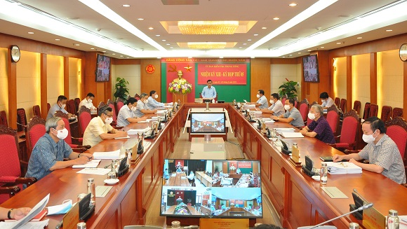 Ủy ban Kiểm tra Trung ương kỷ luật nhiều lãnh đạo TP Hà Nội - Ảnh 1.