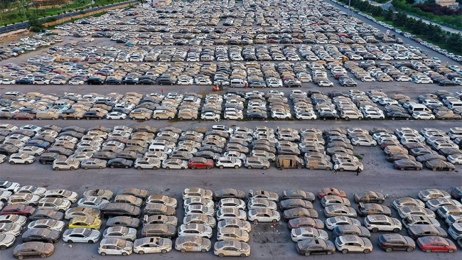 Hàng trăm nghìn ôtô hư hỏng sau trận lũ lớn tại Trung Quốc