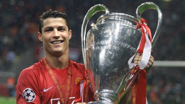Man Utd tốn gần 70 triệu bảng để "tái hôn" với Ronaldo