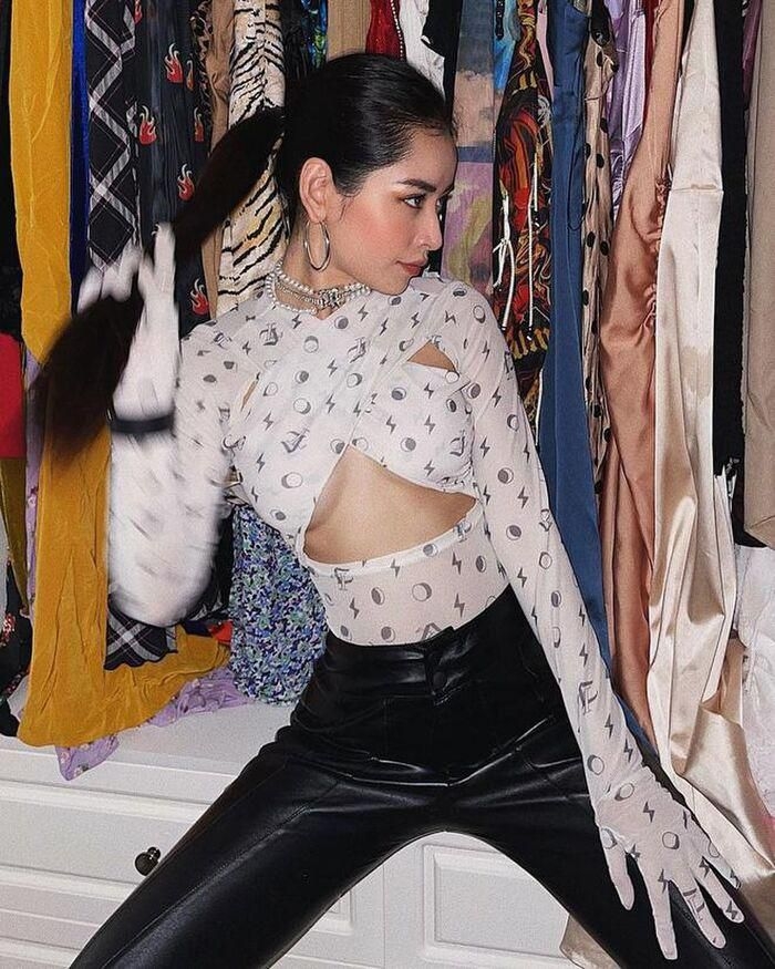 Chi Pu liên tục 'show body' từ khi có tin đồn hẹn hò với chủ hãng nội y Chi Pu liên tục 'show body' từ khi có tin đồn hẹn hò với chủ hãng nội y