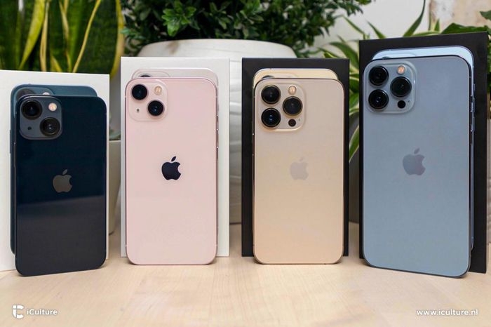 Apple bị phạt 43 tỷ đồng vì bán iPhone 13 không kèm bộ sạc