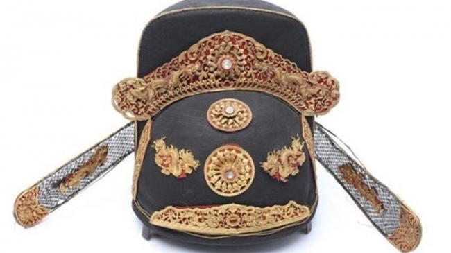 Mũ quan triều Nguyễn đã được bán với giá gấp 1.200 lần