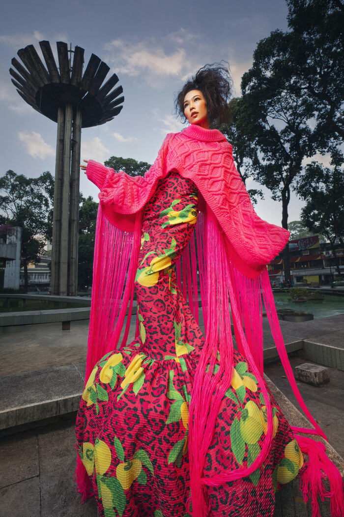 Hà Kino cùng dàn mẫu Việt lên đồ màu sắc, rạng rỡ chào đón ngày đầu tiên của 2022