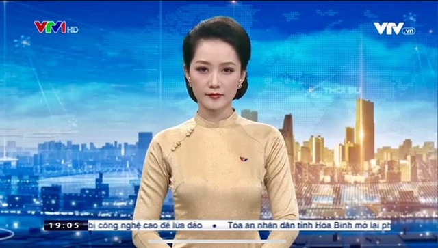 BTV Thu Hà gây "thương nhớ" với vẻ đẹp thanh lịch trong bộ sưu tập áo dài lụa